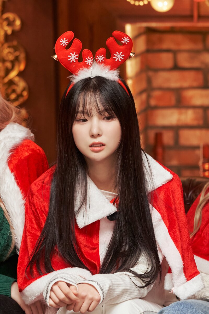 231229 WakeOne Naver Update - Yujin - Kep1erving My Own Santa & Kep1erving Awards [Behind the Scenes] documents 1