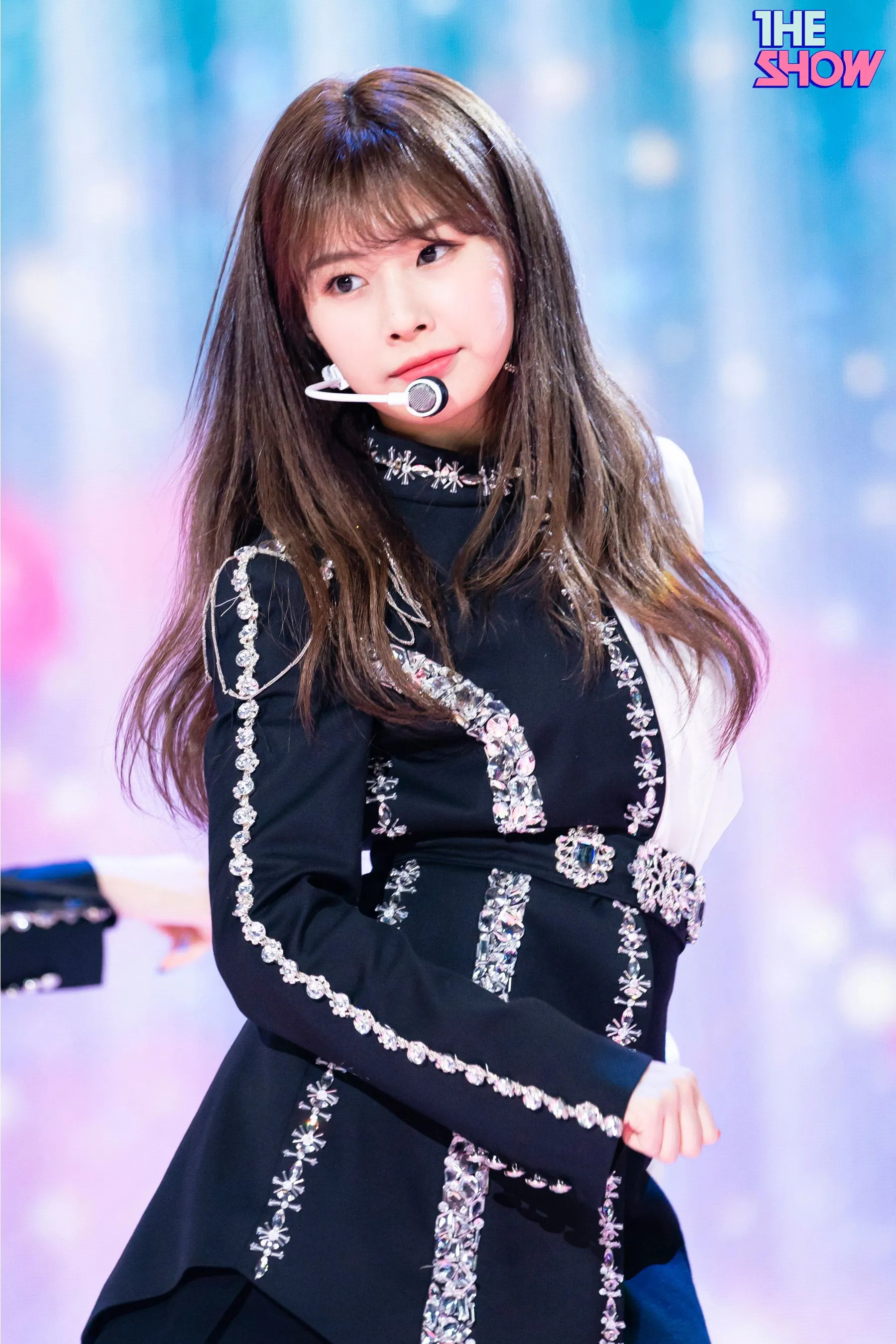 200225 IZ*ONE 'Fiesta' at The Show official photos | Kpopping