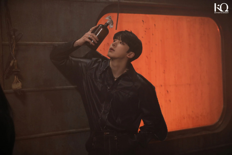 210301 ATEEZ "I'm the One (Fireworks)" MV Shooting Behind the Scenes | Naver Update documents 22
