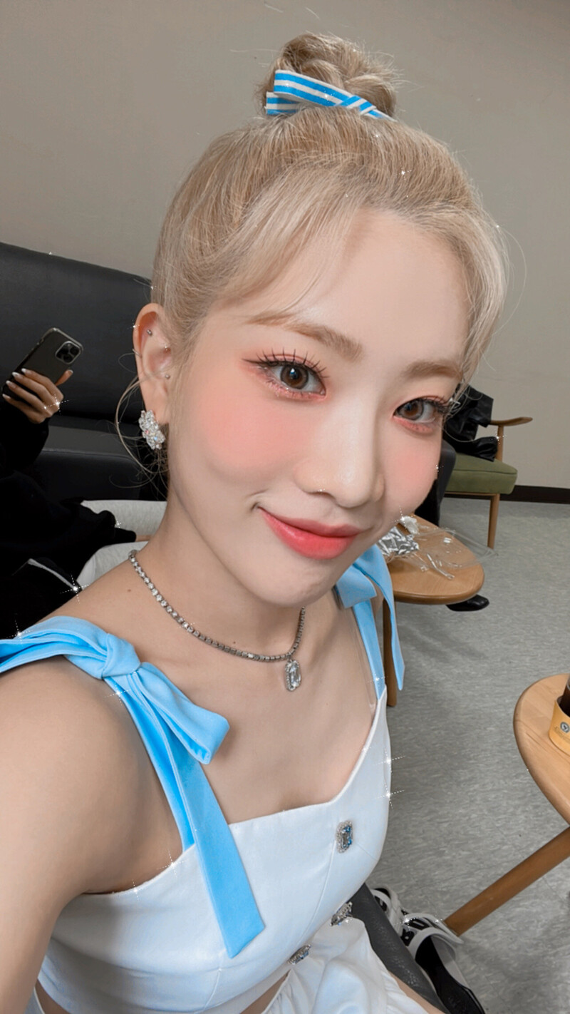 220505 Loona Twitter Update - Kim Lip documents 1