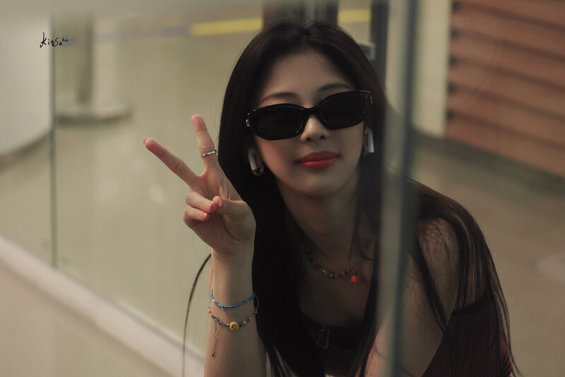 240626 BABYMONSTER Ruka at Incheon International Airport documents 4