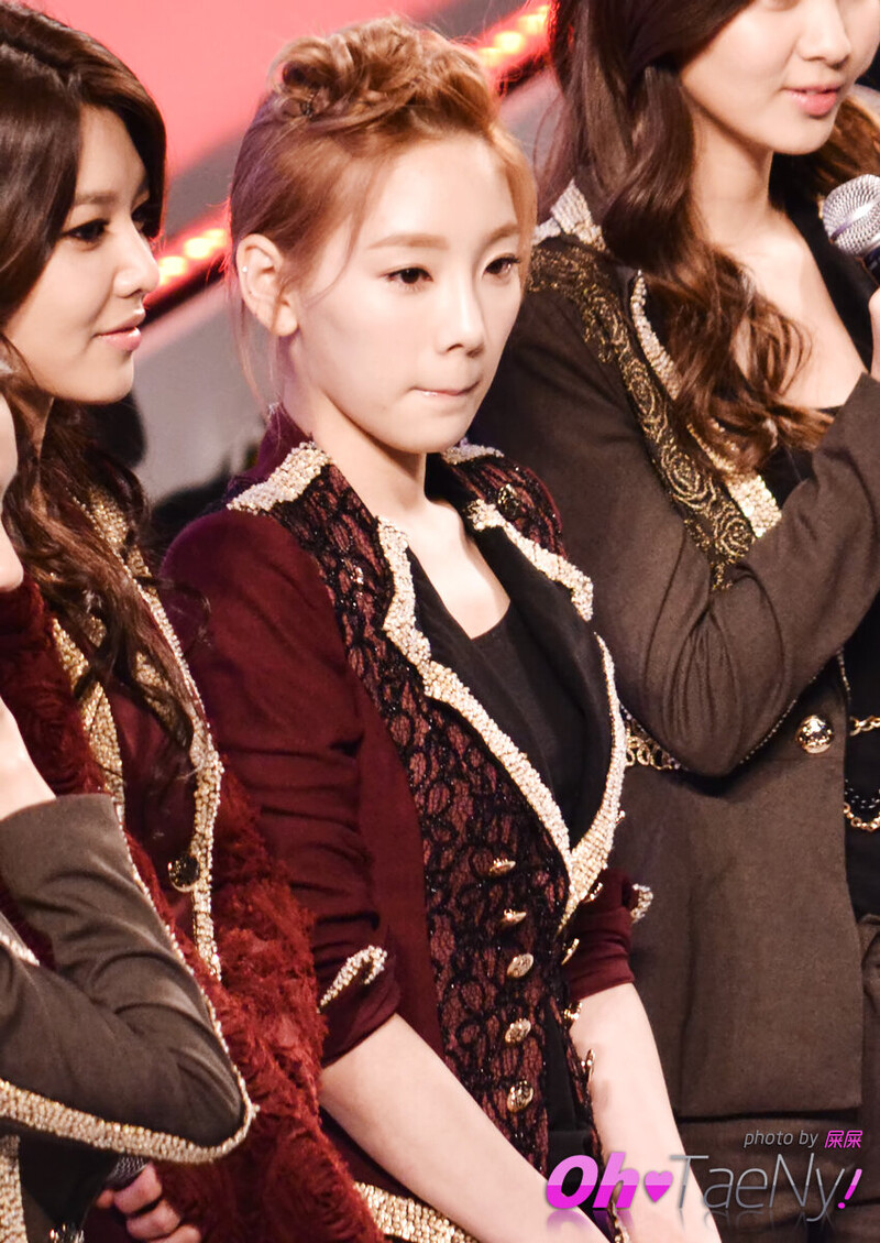 120401 Girls' Generation Taeyeon at LG 3D Festival documents 1