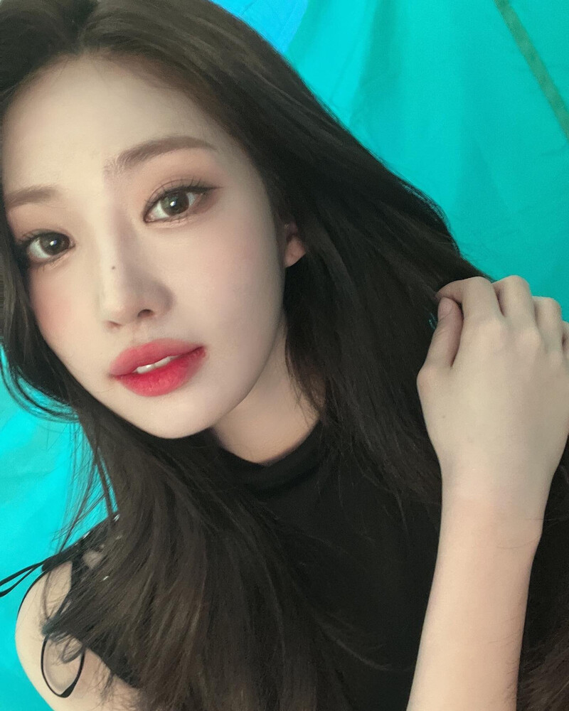 240522 EVERGLOW Sihyeon Instagram Update documents 3