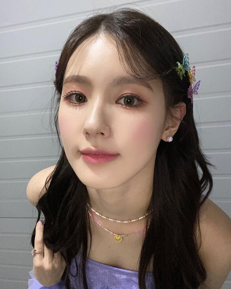 210807 (G)I-DLE Miyeon Instagram Update with Taeyeon documents 4