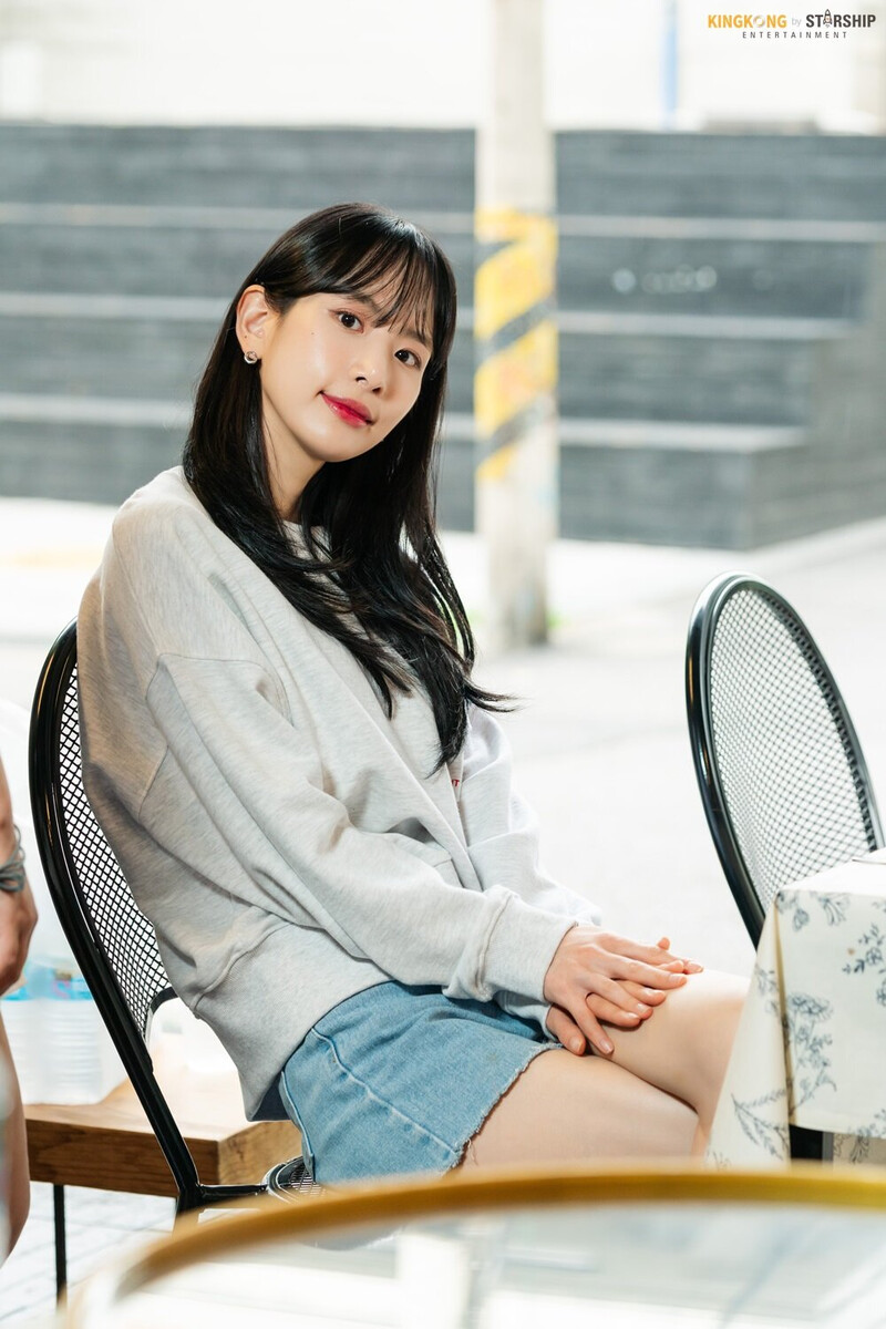 211008 Starship Naver Post - Seola "Love in black hole" Drama Behind documents 14