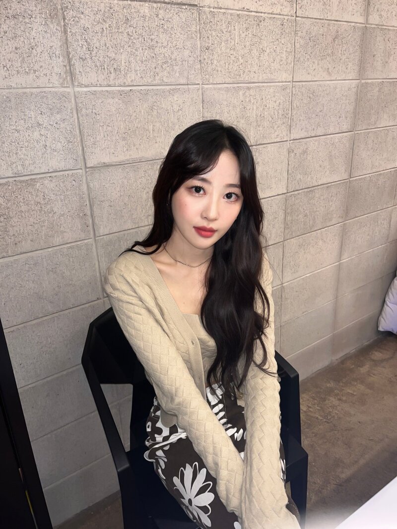 220124 LOONA Twitter Update - Yves documents 5