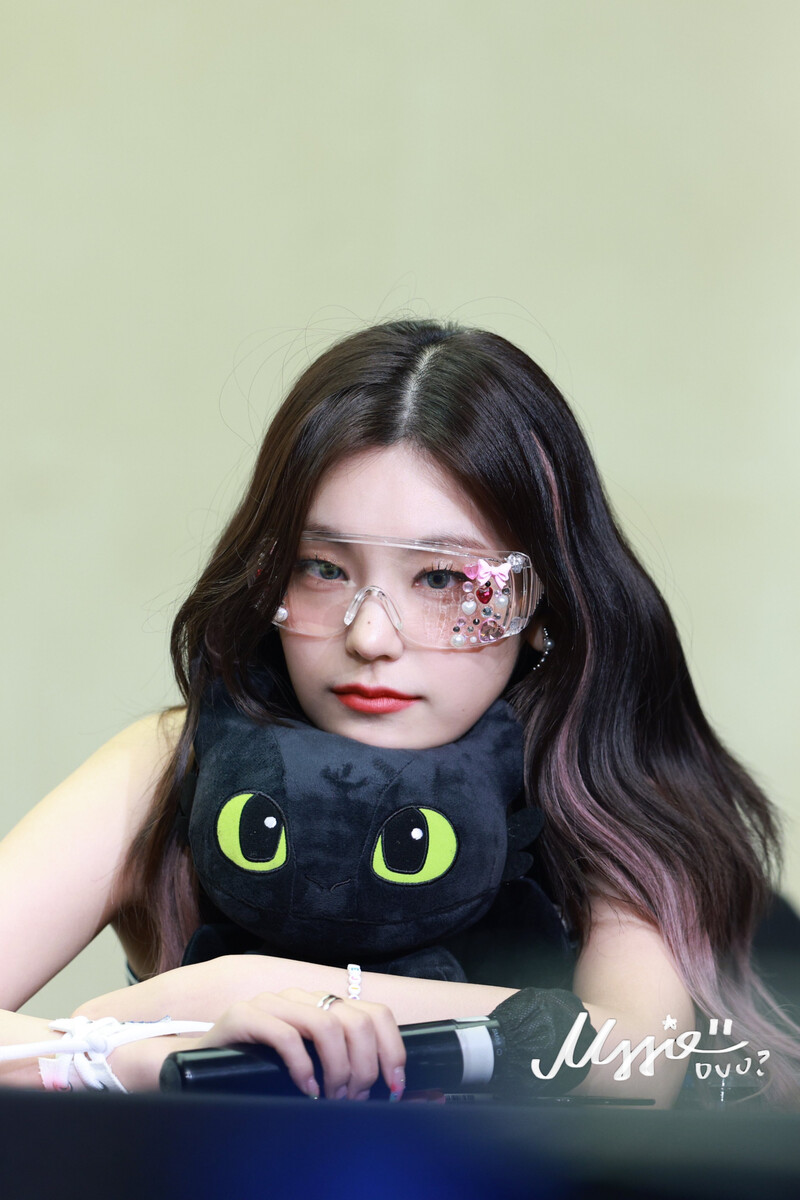 220729 ITZY Yeji documents 16