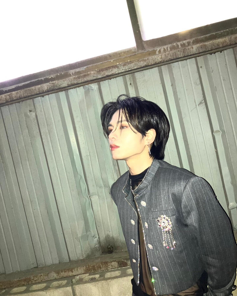 230205 E'Last Yejun Instagram update documents 2