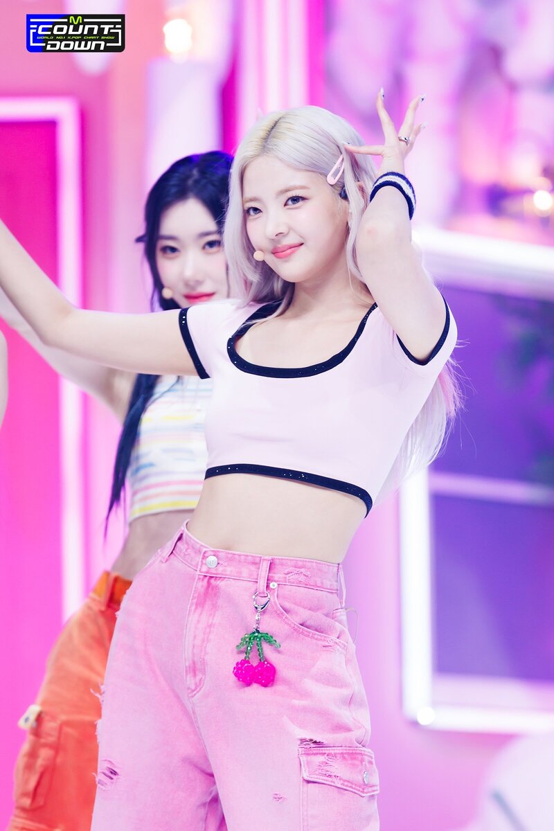 230803 - ITZY 'CAKE' at M COUNTDOWN documents 13