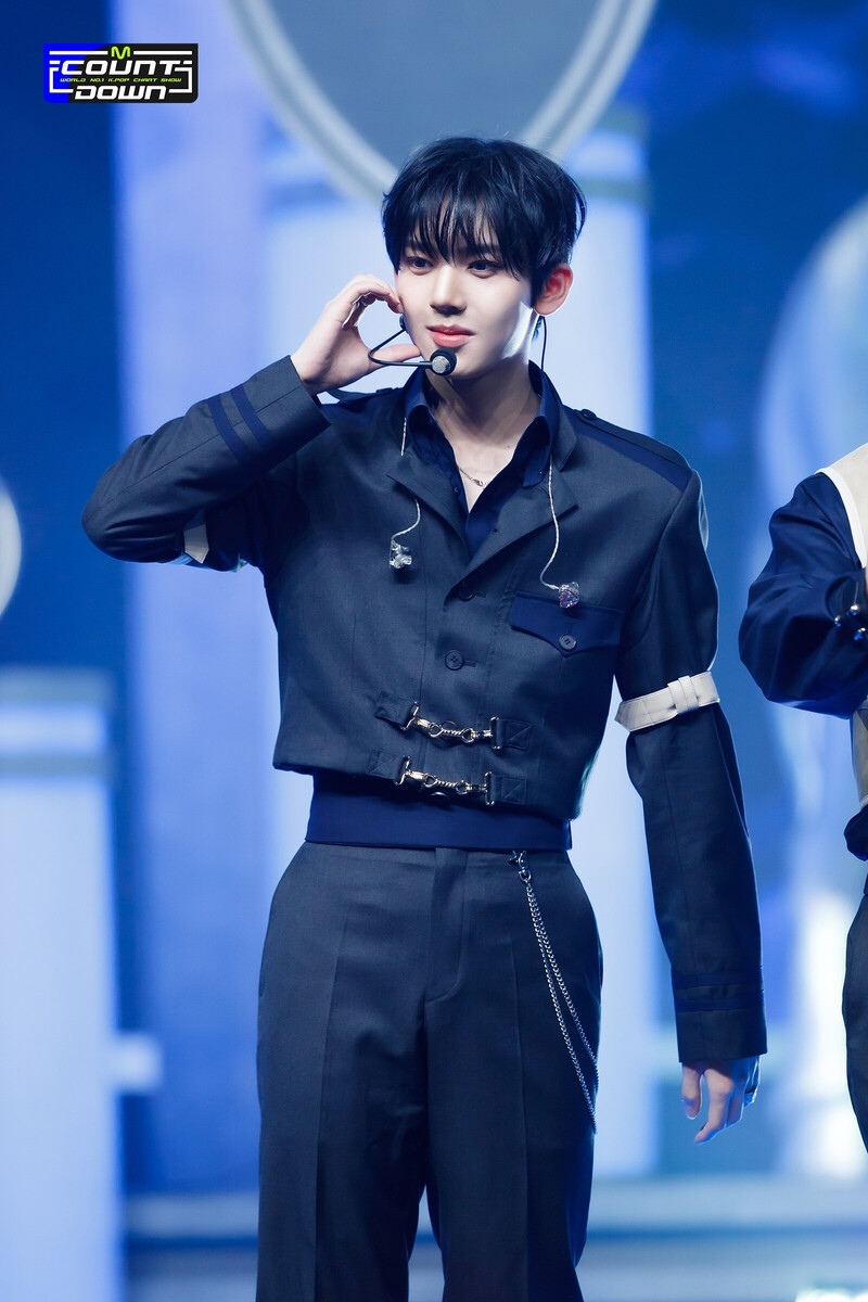 231109 ZEROBASEONE Yu Jin - "Crush" and "Melting Point" at M Countdown documents 9