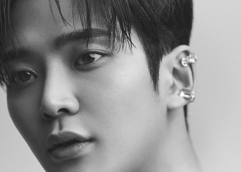 SF9 ROWOON for VOGUE Japan July Issue 2022 documents 2