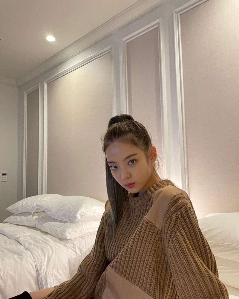 211109 ITZY Instagram Update documents 9