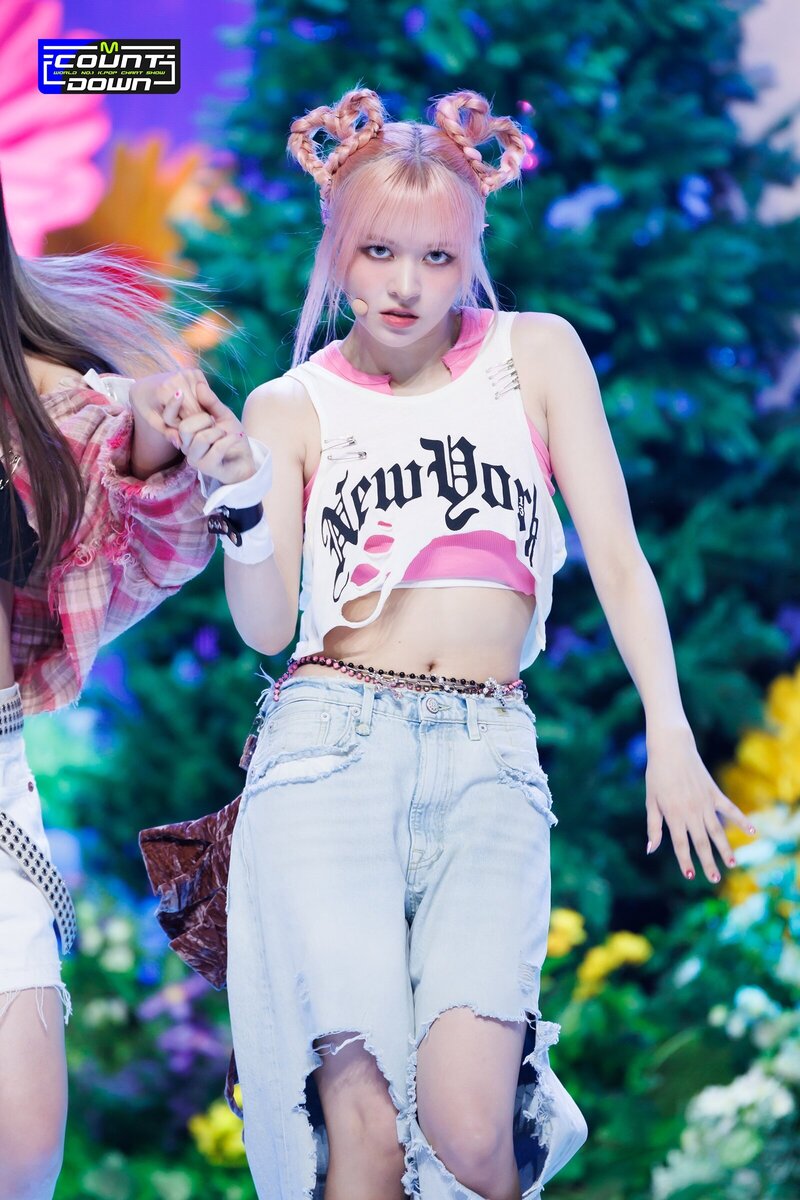 230323 NMIXX Lily 'Love Me Like This' at M Countdown documents 3