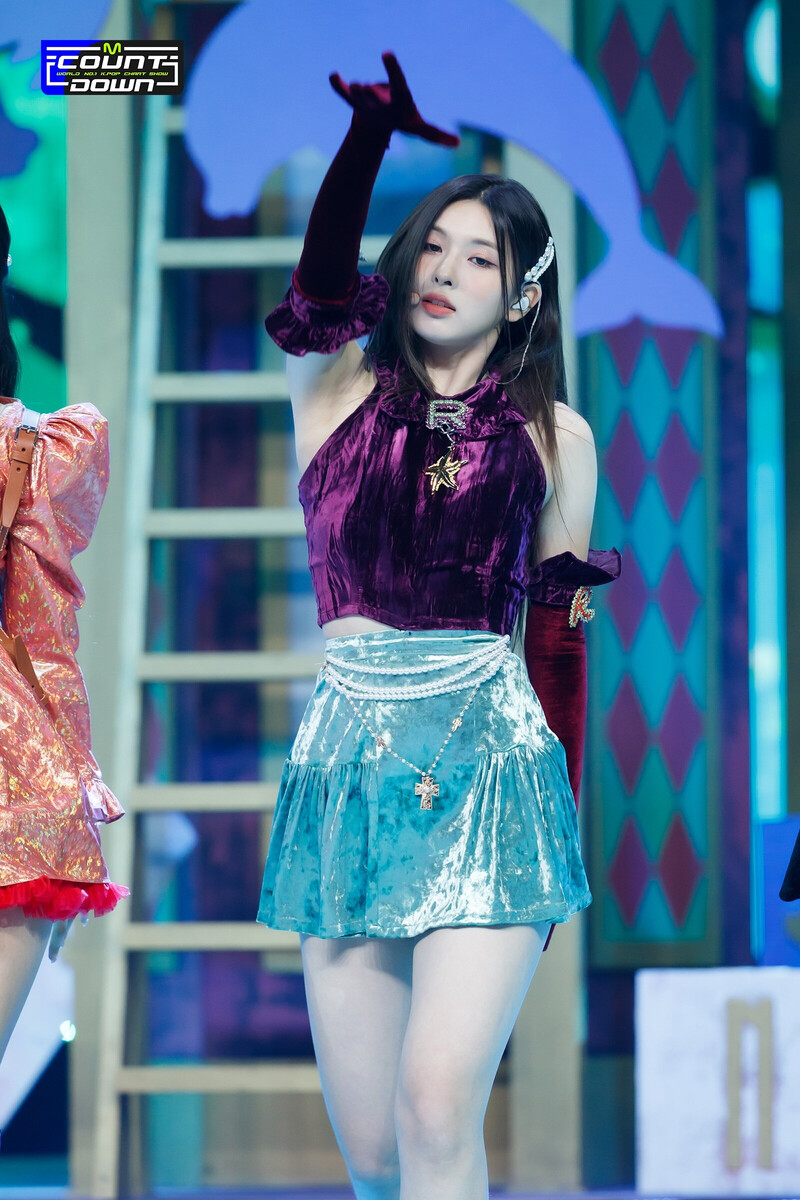 220922 NMIXX Bae - 'DICE' & 'COOL (Your rainbow)' at M COUNTDOWN documents 4