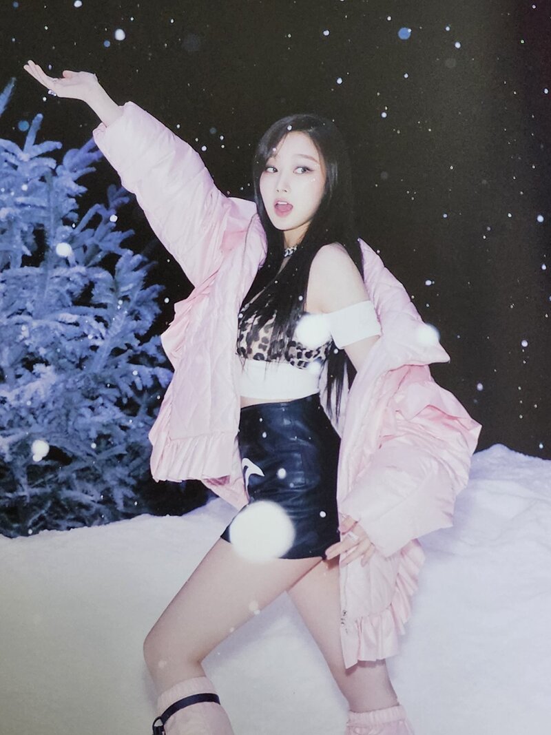 aespa - '2022 Winter SMTOWN : SMCU PALACE' [SCANS] documents 9