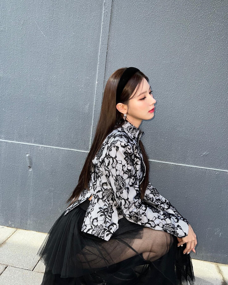 220117 (G)I-DLE Miyeon Instagram Update documents 6