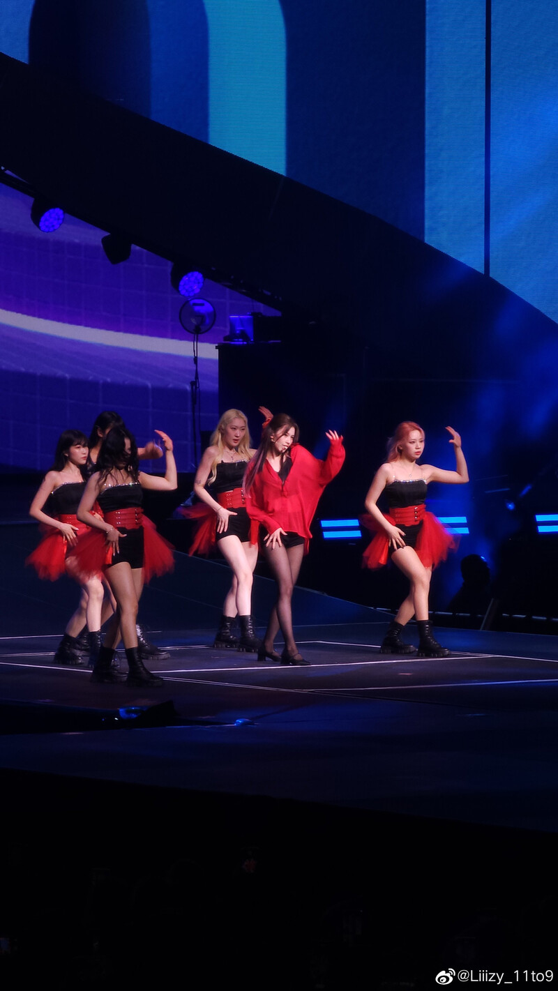 230503 TWICE Sana - ‘READY TO BE’ World Tour in Sydney Day 2 documents 20