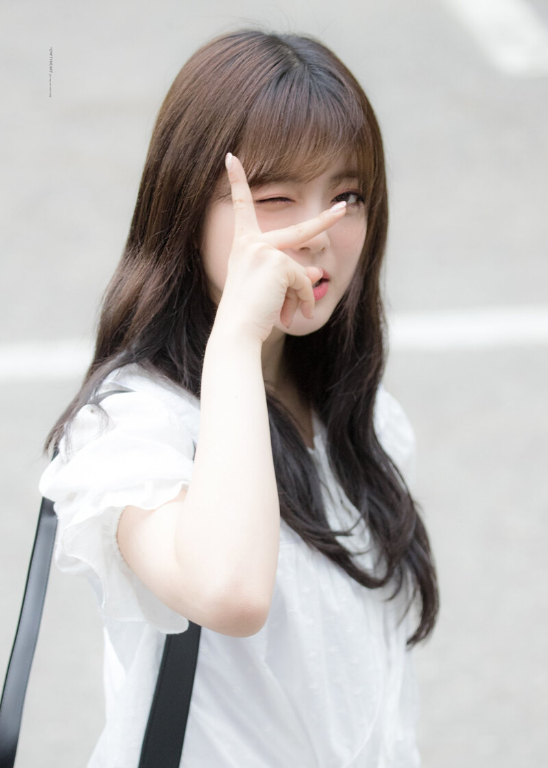 190614 Weki Meki Suyeon at Music Bank documents 2