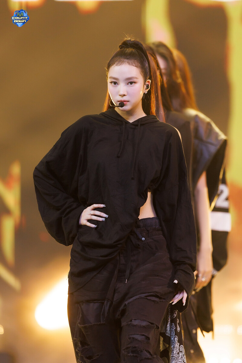 241003 MEOVV NARIN - 'MEOW' at M COUNTDOWN documents 13