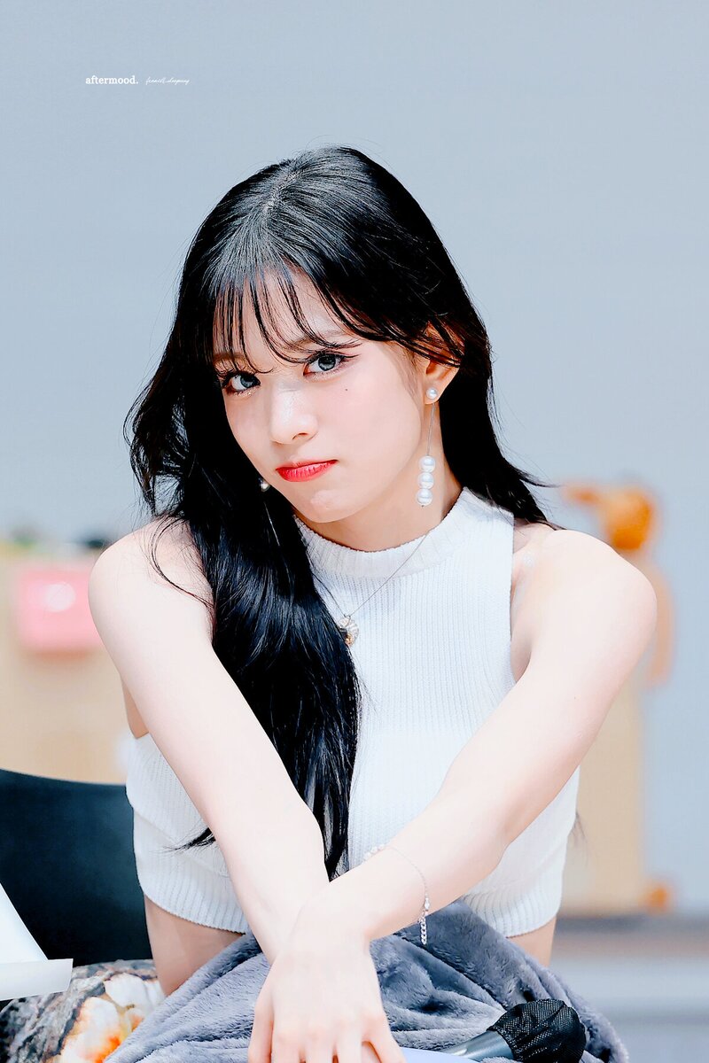 220713 fromis_9 Chaeyoung documents 2