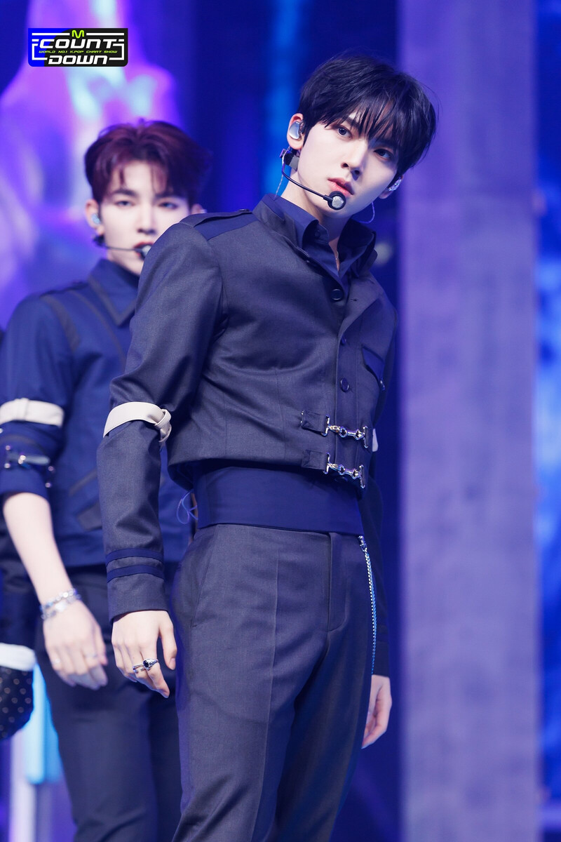 231109 ZEROBASEONE Yu Jin - "Crush" and "Melting Point" at M Countdown documents 12