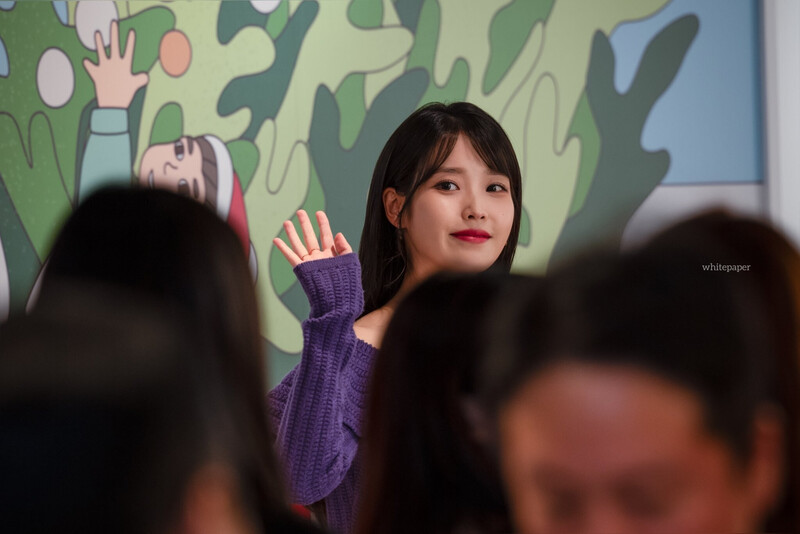 231119 IU at J.Estina Fansign Event documents 14