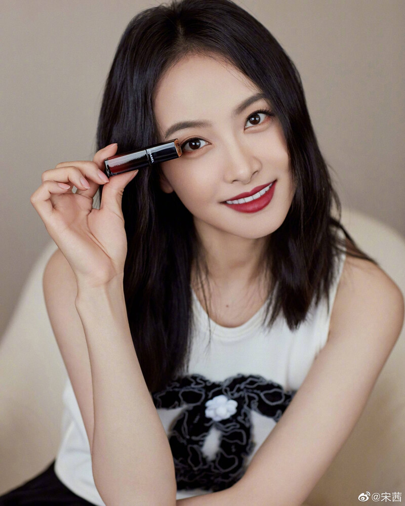 Victoria for Chanel Beauty documents 2