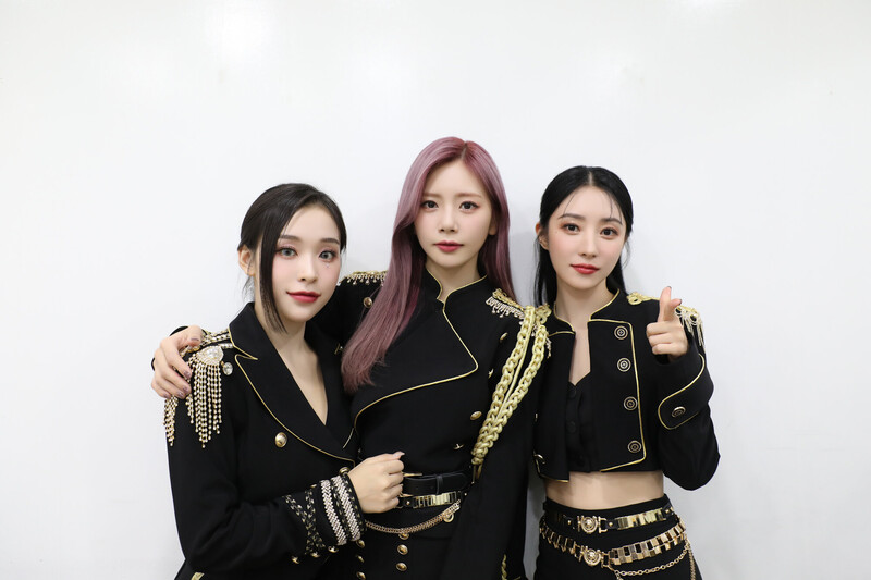 221209 Dreamcatcher Naver Post - 'VISION' Activities Behind 2 documents 3