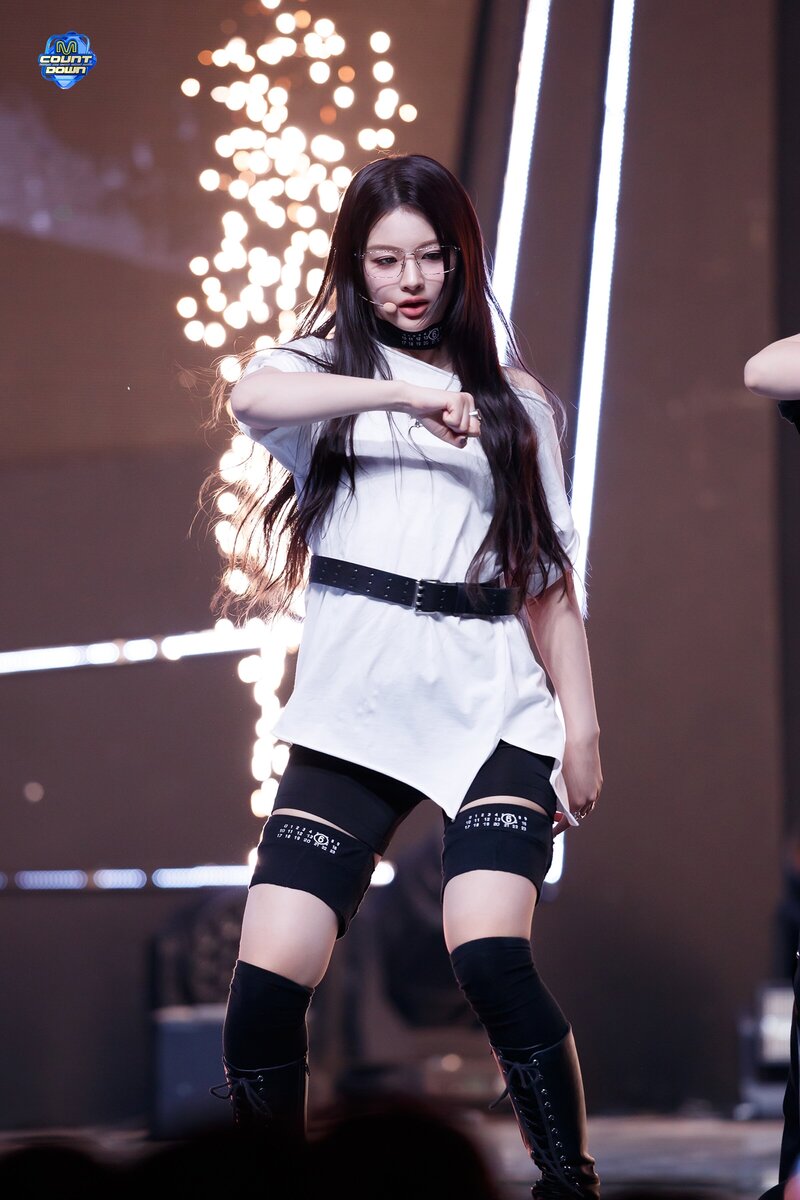 240125 NMIXX Sullyoon - 'DASH' at M Countdown documents 4