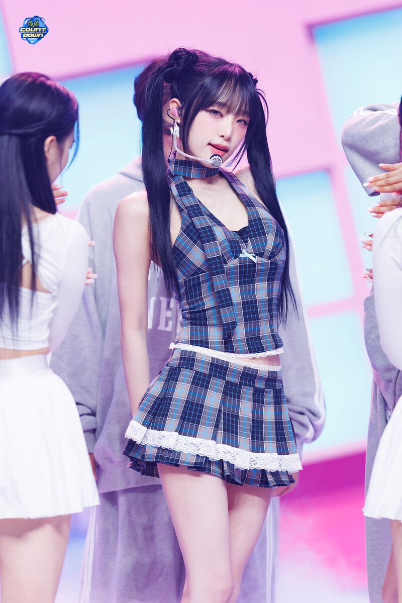 241003 YENA - 'Sugar' + 'NEMONEMO' at M Countdown documents 28