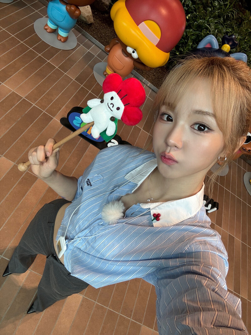 241026 WOOAH - NANA weverse update - 'Fruit Manager' Show documents 1