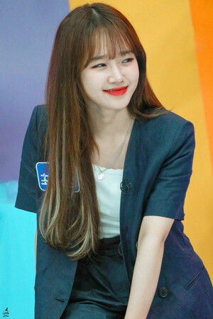 200629 Weki Meki Yoojung at Fact in Star