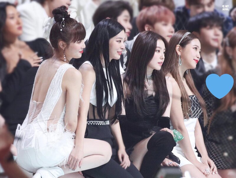 200130 Red Velvet Irene at Seoul Music Awards Red Carpet documents 20
