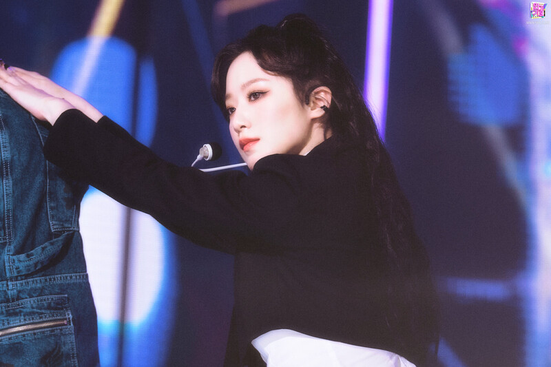 220327 (G)I-DLE Shuhua - 'TOMBOY' at Inkigayo documents 2