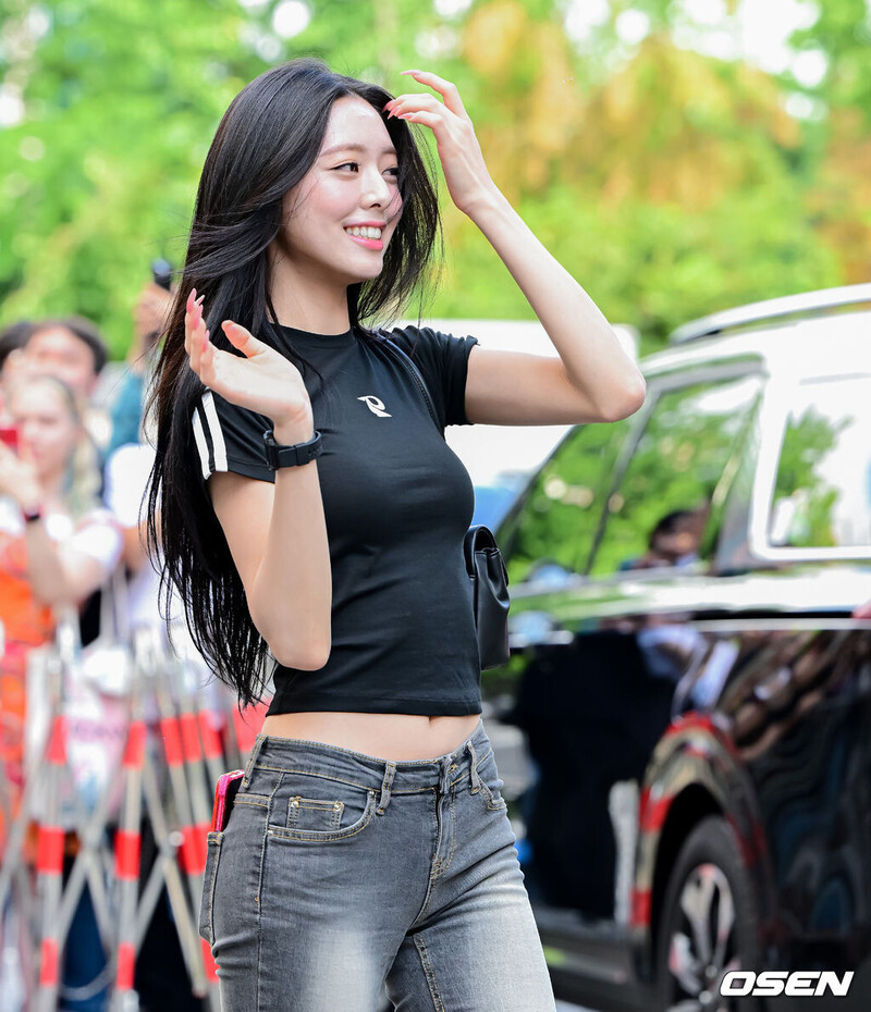 230825 ITZY Yuna - Music Bank Recording documents 1