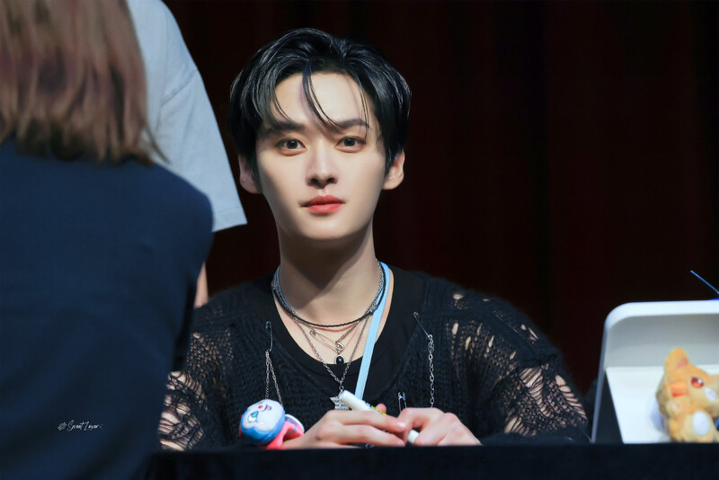 240726 StrayKids Lee Know - Music Plant Fansign Event documents 8