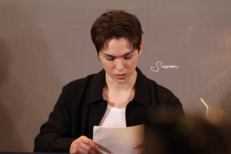 241229 SEVENTEEN Vernon - Yiziyhu Fansign Event in Shanghai documents 19