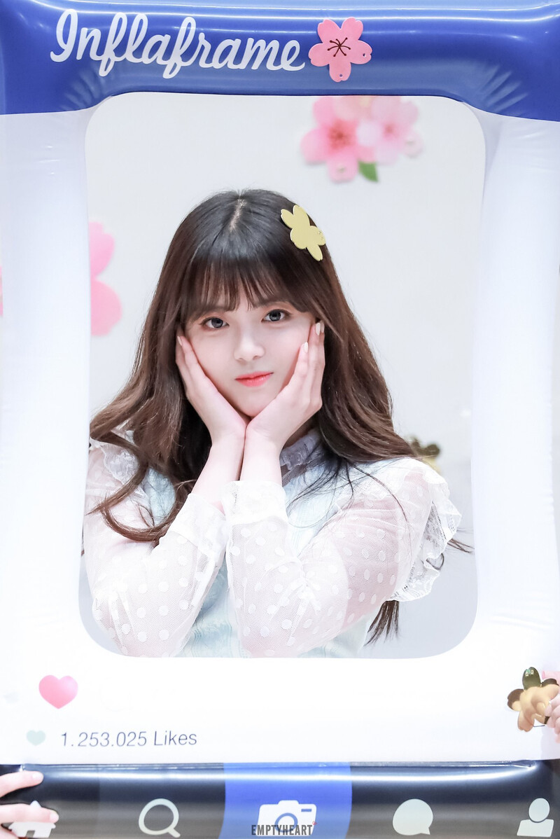 180415 Weki Meki Suyeon at Bundang 'Lucky' Fansign documents 1