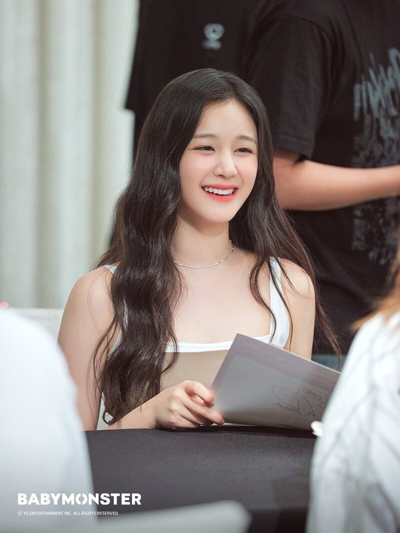 240723 BABYMONSTER - OVERSEAS OFFLINE FAN SIGNING EVENT MOMENTS documents 4