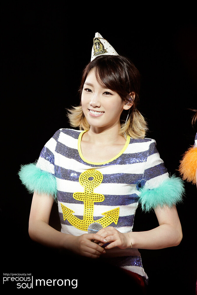 110910 Girls' Generation Taeyeon at Girls' Generation 2011 Tour in Taiwan documents 6