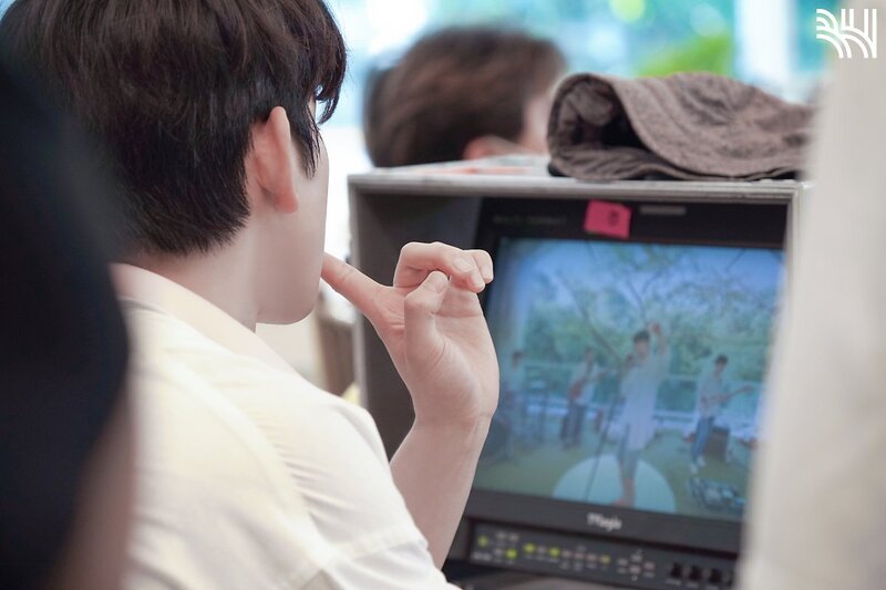210608 BH ENT. NAVER POST- JINYOUNG 'DIVE' Behind-the-Scenes documents 7