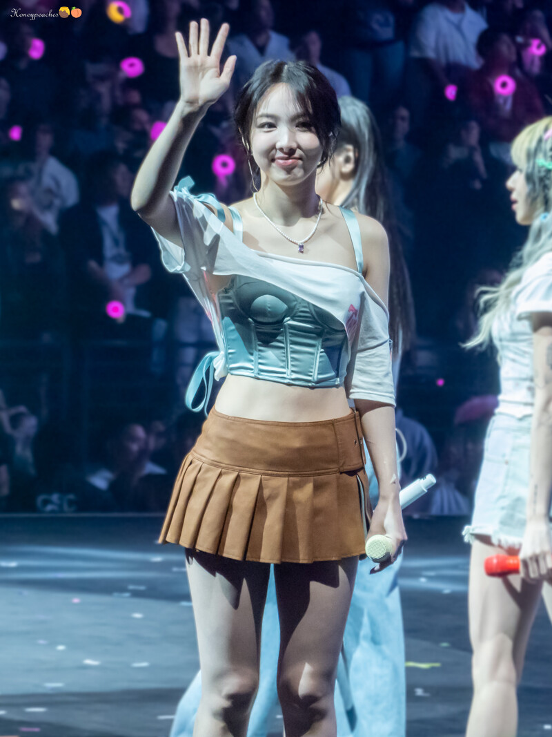 230613 TWICE Nayeon - ‘READY TO BE’ World Tour in Oakland Day 2 documents 3