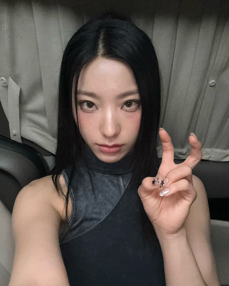 240901 fromis_9 Saerom Instagram Update documents 3