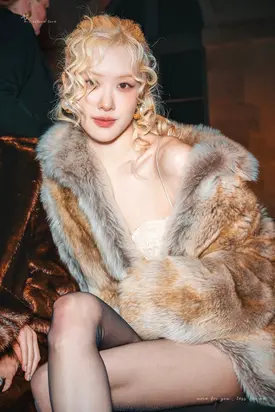 240925 - ROSÉ at Paris Fashion Week for SAINT LAURENT Spring Summer 2025 Show