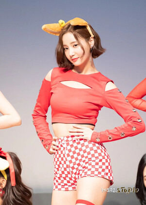 190324 MOMOLAND Yeonwoo