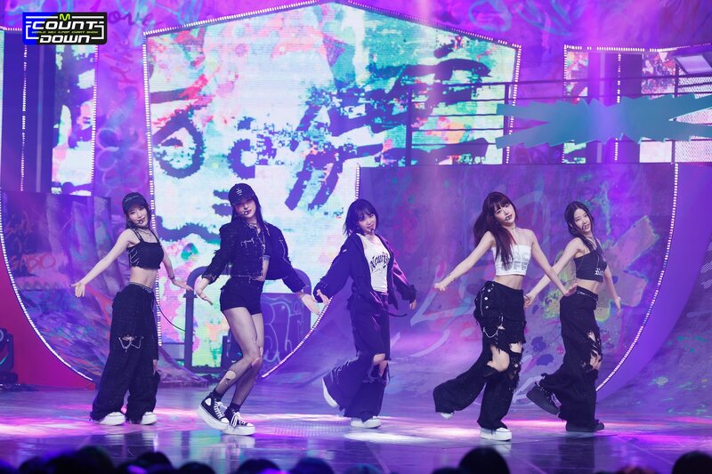 230530 LE SSERAFIM "Eve, Psyche, And The Bluebeardswife" at M Countdown documents 11