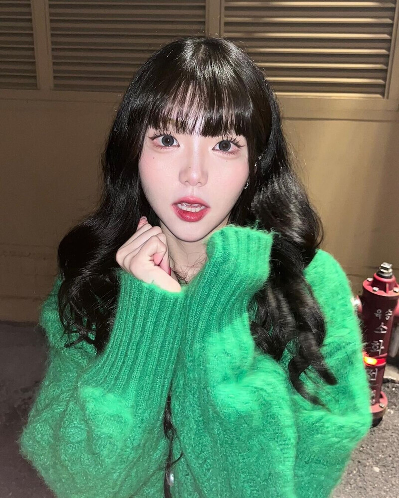 231029 ChaeY Instagram Update documents 4