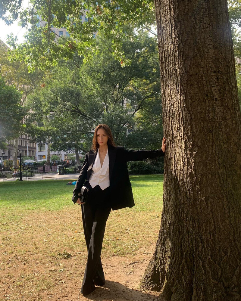 230910 vousmevoyez Instagram Update - KRYSTAL JUNG at for RL in NY (deleted) documents 3