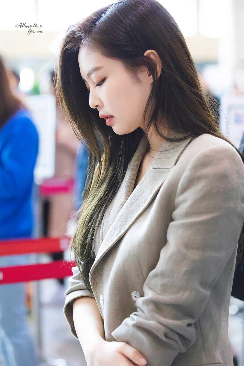 180420 - JENNIE Airport documents 1