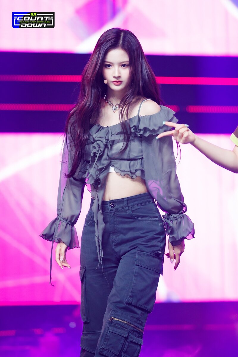 220929 NMIXX Sullyoon - 'DICE' at M COUNTDOWN documents 4